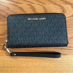 Michael Kors Wristlet